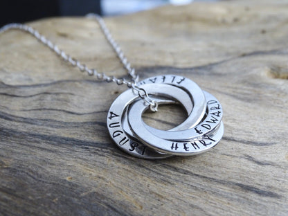 Personalized mom necklace